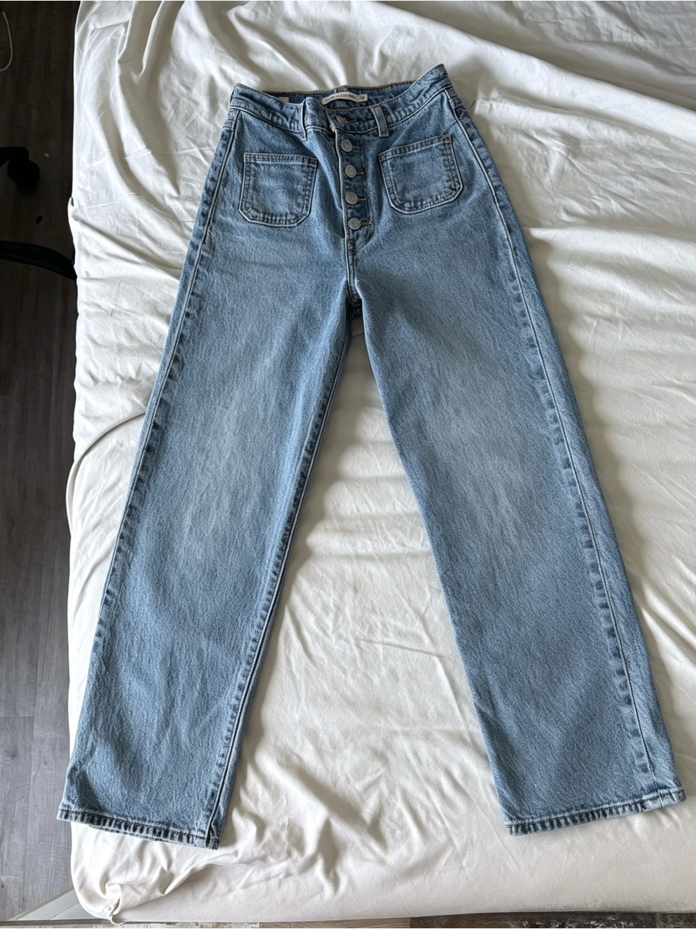 Levi's Medium Blue Ribcage Straight Ankle Jean